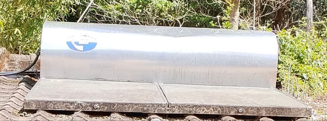 太陽光温水器　エコ生活に最適　中古　ジャンク品扱いで　宮崎発　引き取り限定