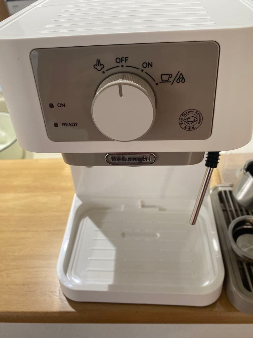 デロンギ スティローザ EC235J-Wエスプレッソ・カプチーノメーカー