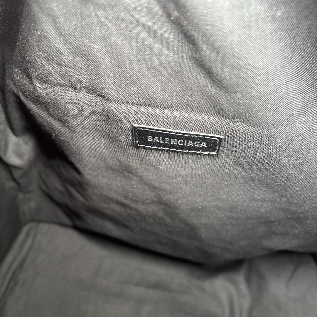 新品未使用 現行 バレンシアガ SUPERBUSY ラージ スリングバッグ 黒