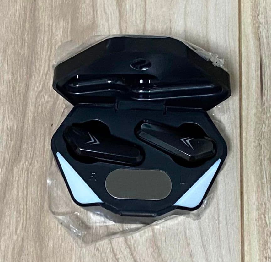 ジャグラー ワイヤレスイヤホン　おまけ付き　2点