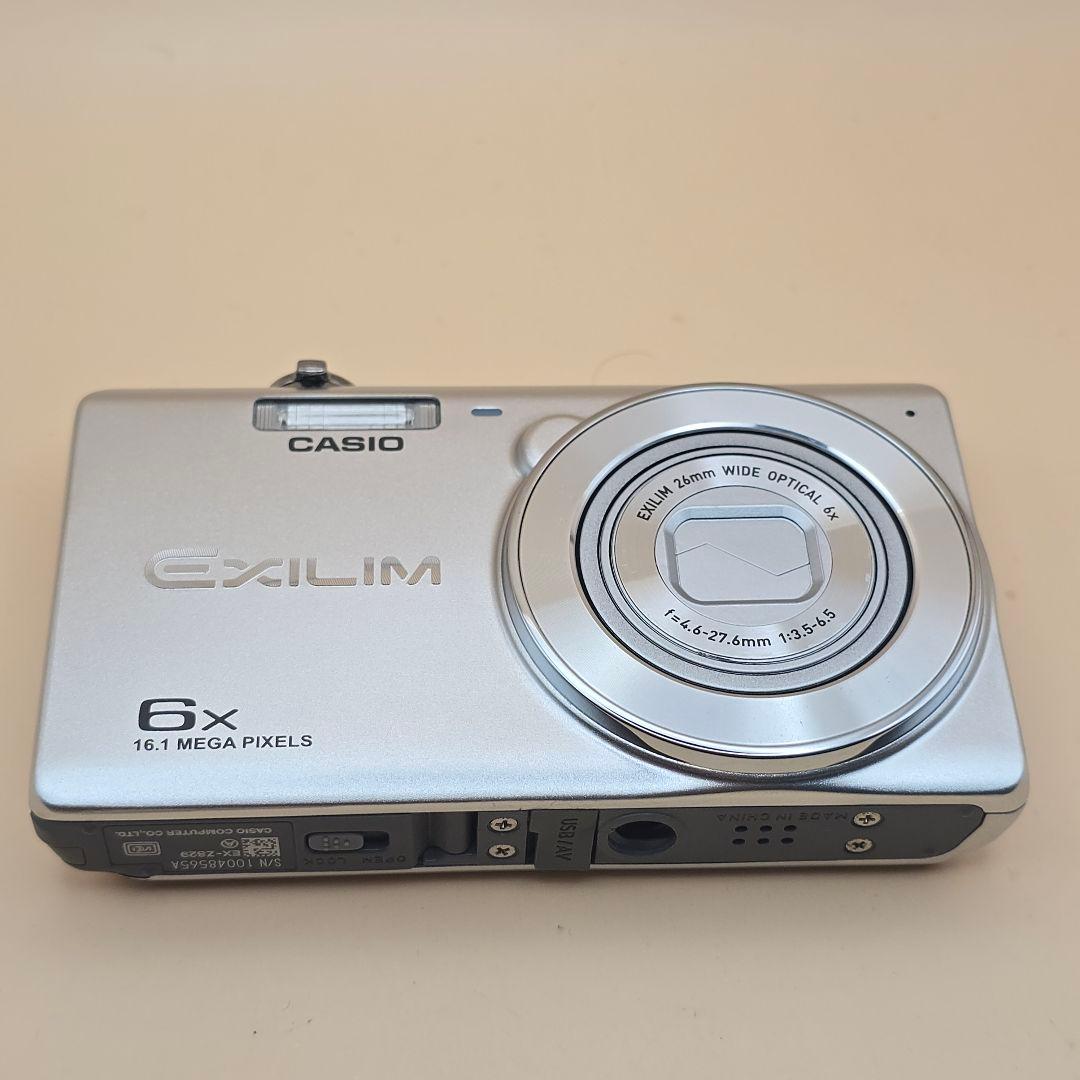 CASIO EXILIM 16.1MP コンパクトデジタルカメラ
