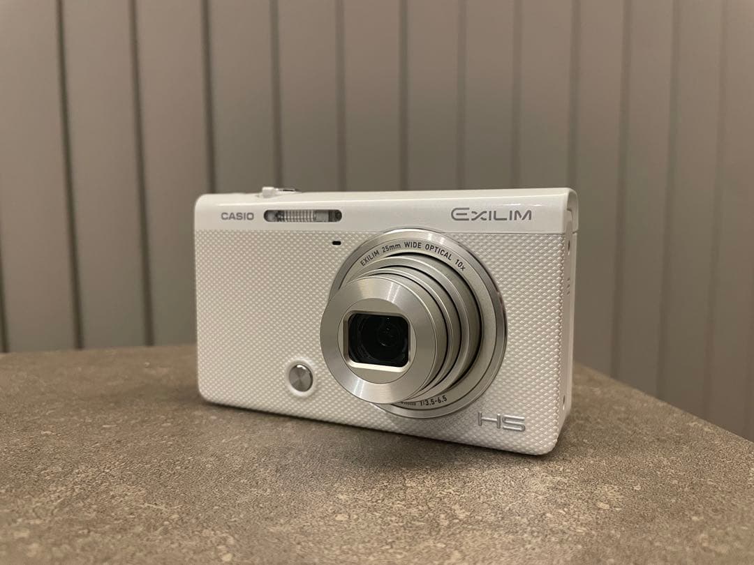 【美品】動作確認済み　CASIO EXILIM EX-ZR-70 SDカード付