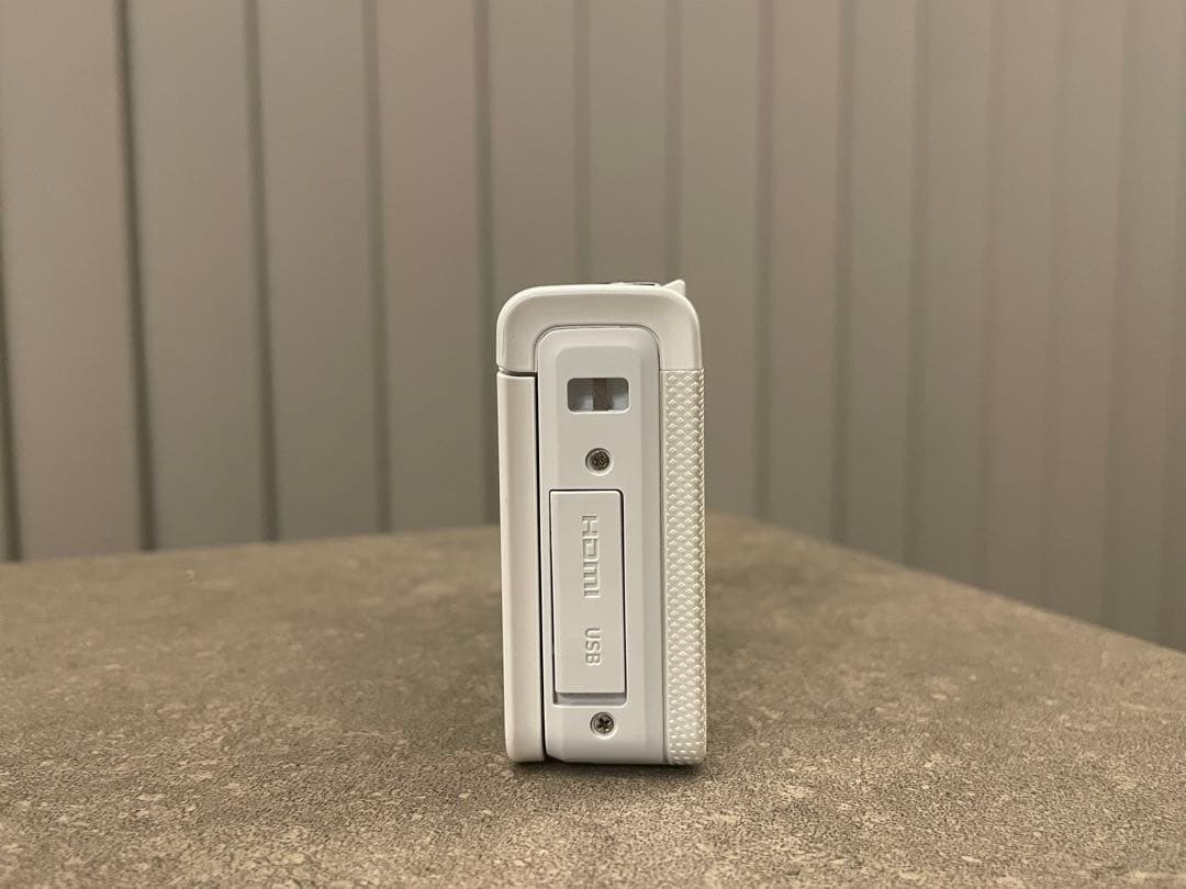 【美品】動作確認済み　CASIO EXILIM EX-ZR-70 SDカード付