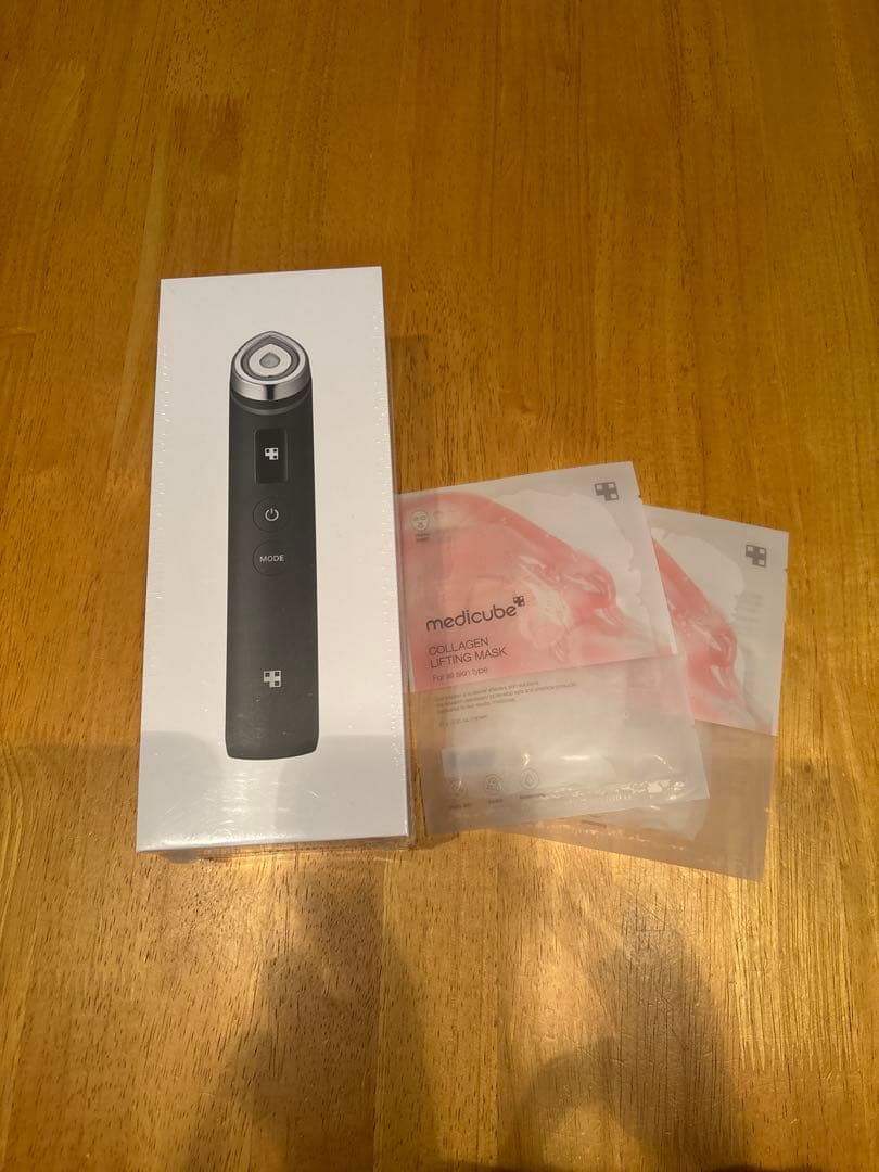新品未使用 medicubeブースタープロ 美顔器 ブラック 【パック2枚付き】