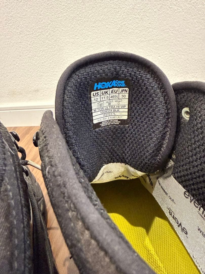 靴 HOKA ONE ONE / TOR ULTRA HI 30CM