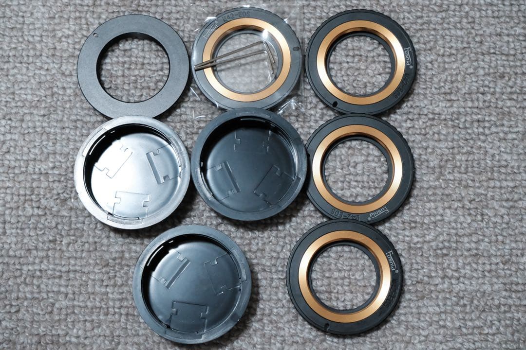 EOS 6D フルサイズ一眼レフ　付属品多数　オールドレンズ使用向き　追加品あり