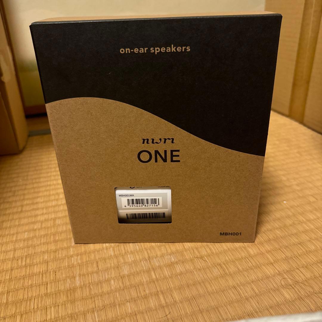 【新品未使用未開封】nwn ONE ライトグレー　オーバヘッド　耳スピーカー