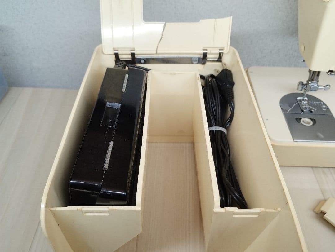 y シンガー SEWING MACINE monami 384型【動作確認済】