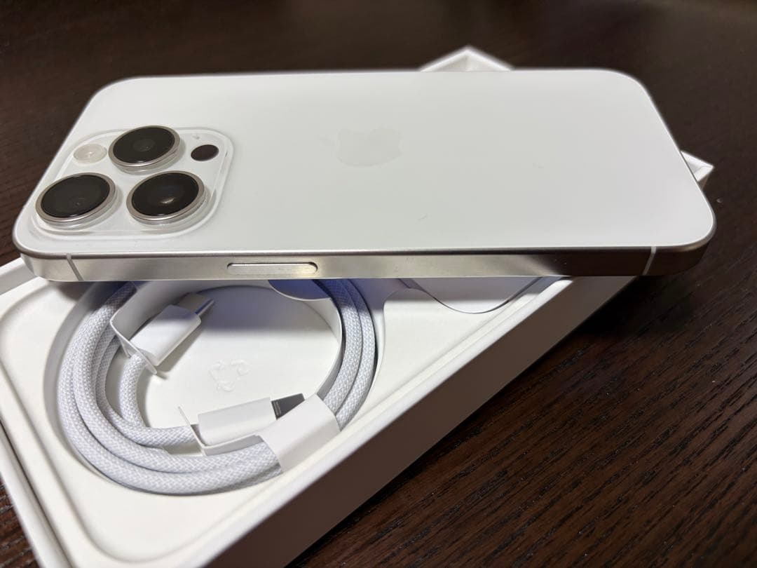 iPhone15Pro128G ホワイトチタニウム