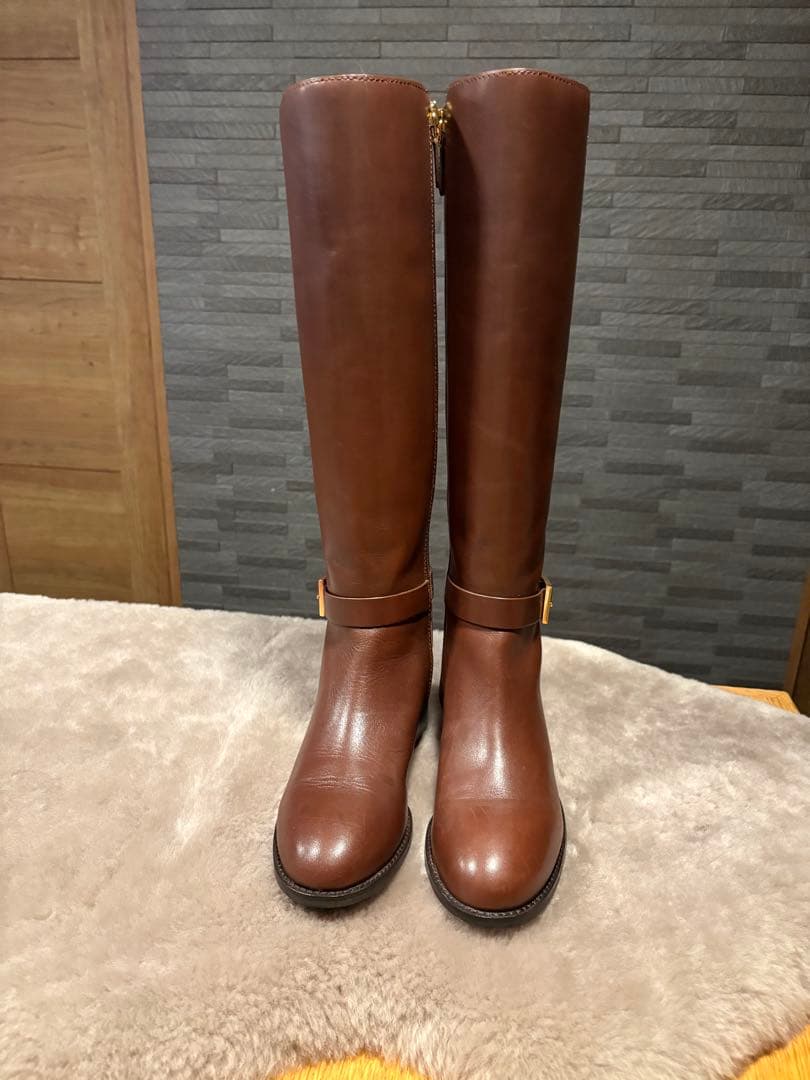 未使用トリーバーチブラウンレザー ロングブーツ ジッパー付き