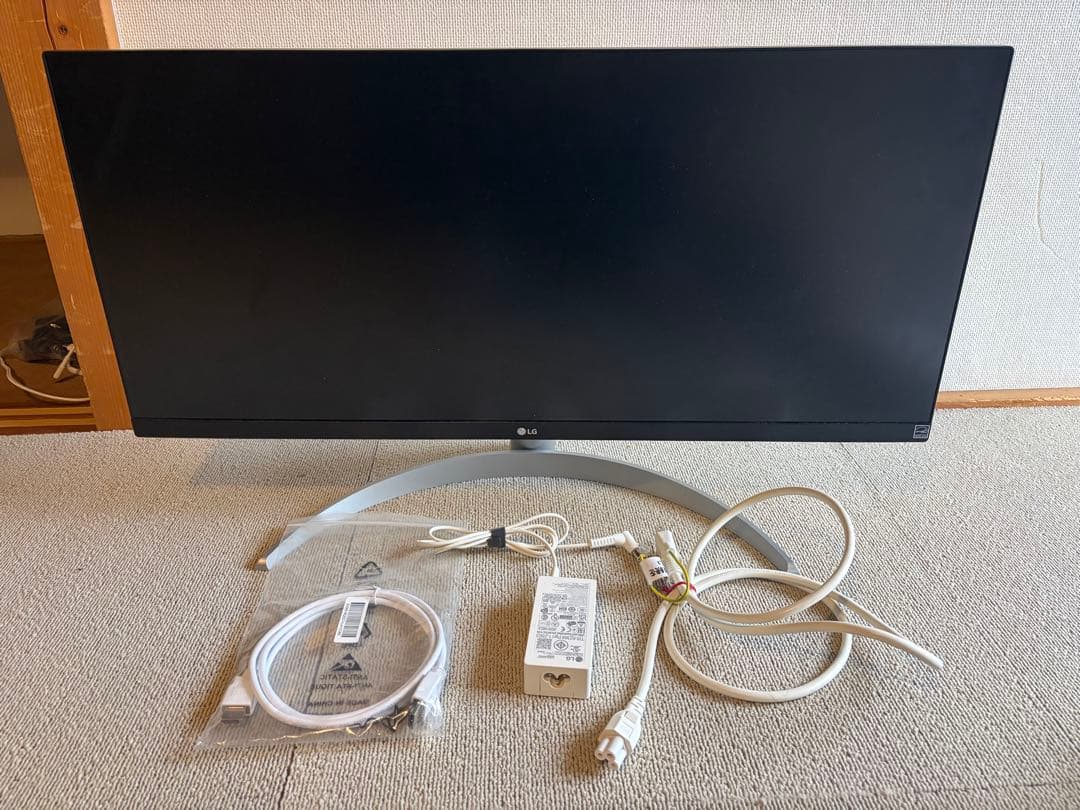 LG ディスプレイ本体 ホワイト