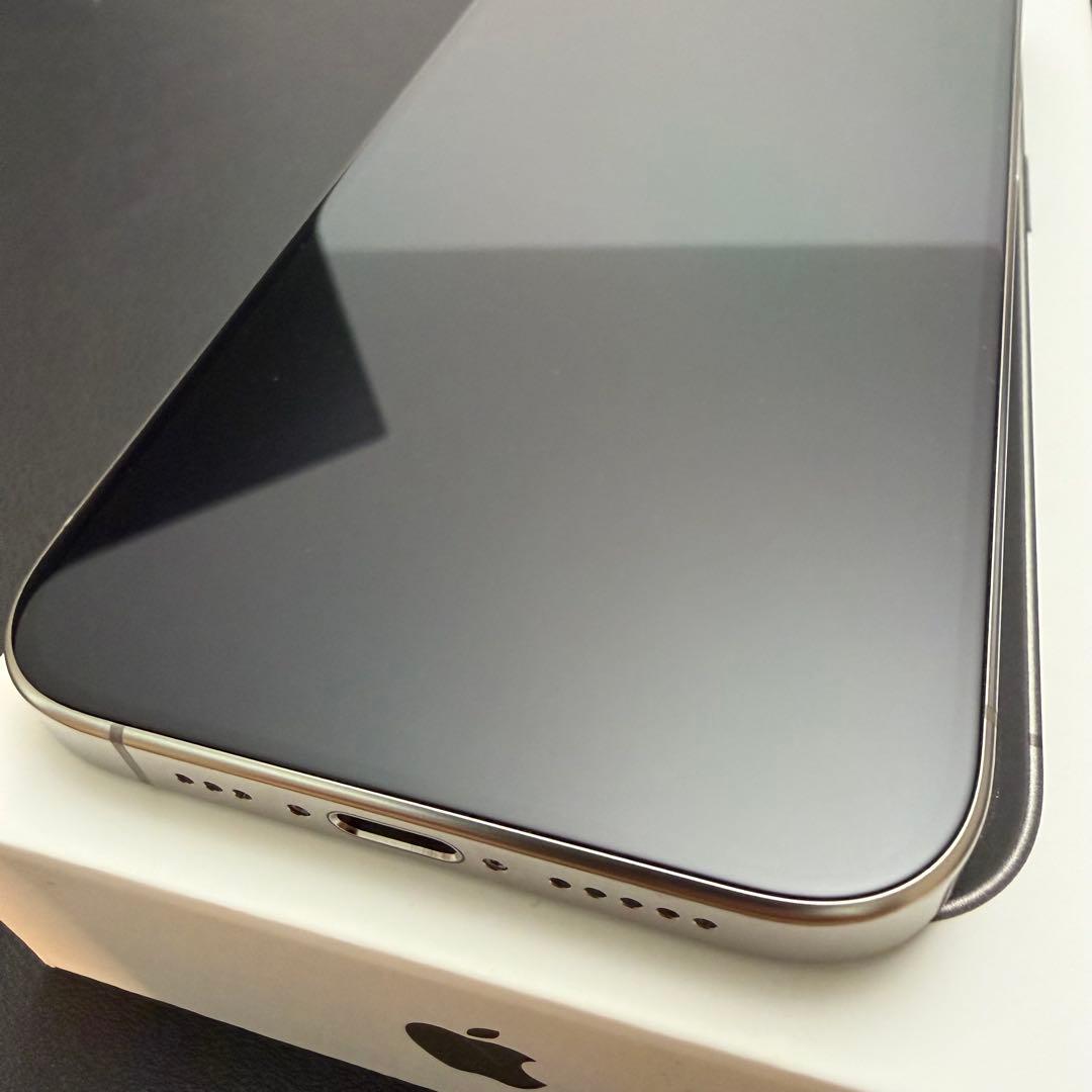 iPhone 15 Pro ナチュラルチタニウム 256 GB SIMフリー