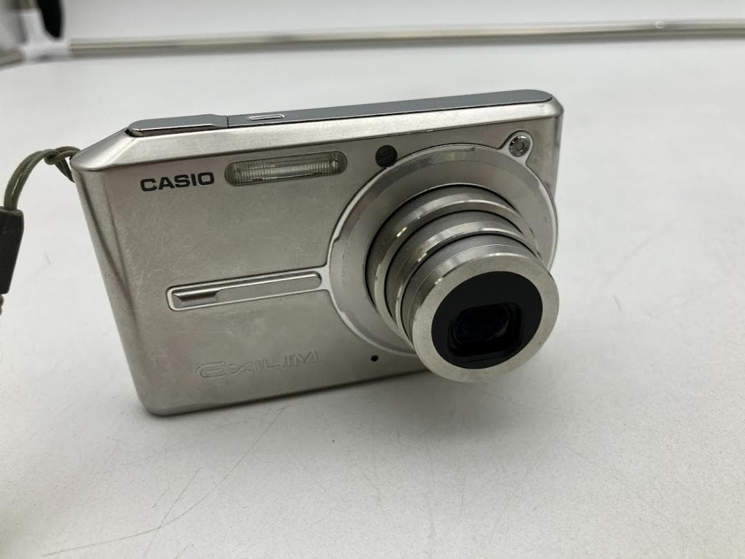 CASIO EXILIM デジタルカメラ EX-S600 本体と充電器