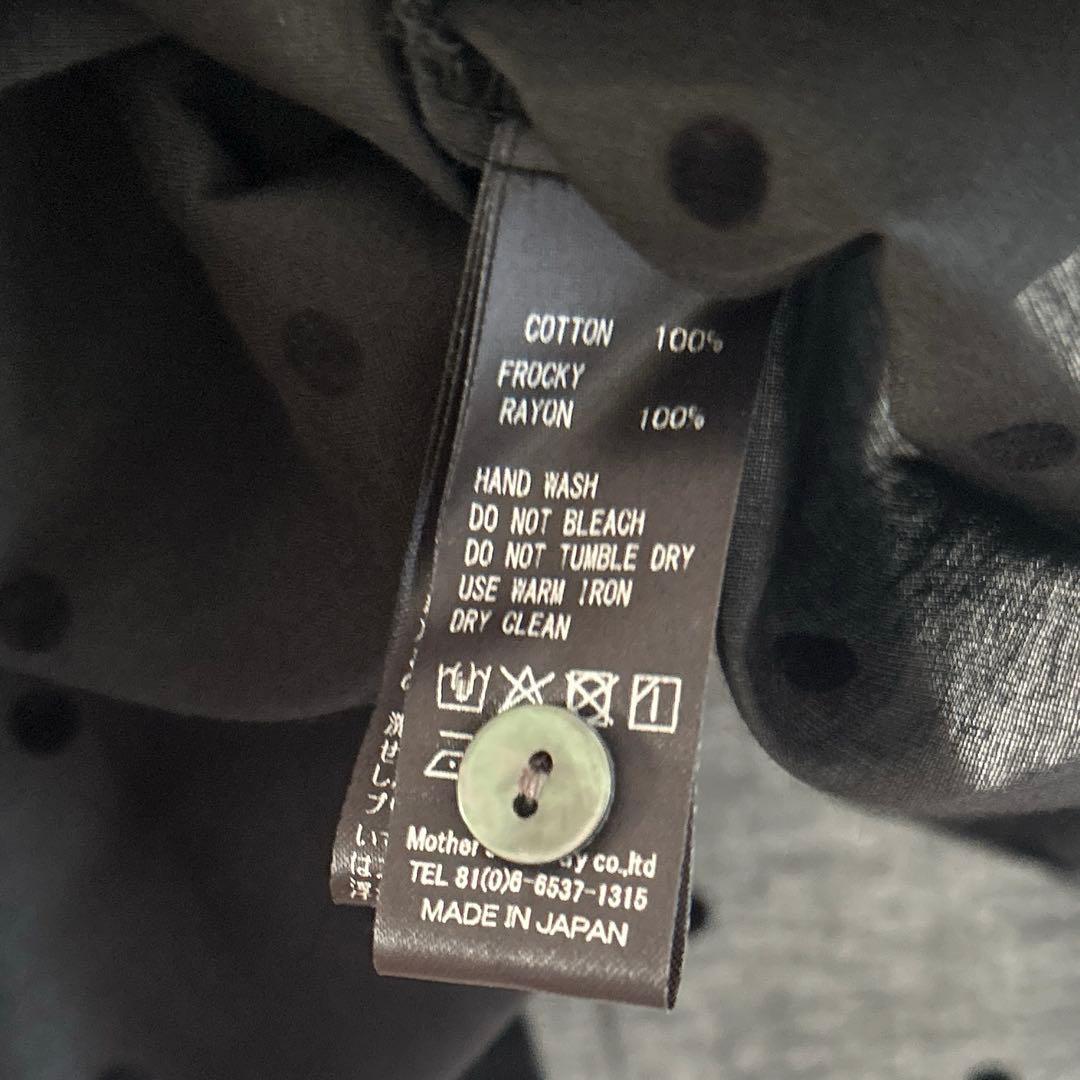 mizuiro ind フロッキードットプリントシャツ / ブラック