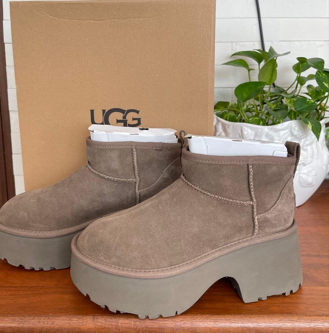 UGG アグ クラシック ウルトラ ミニ ニュー ハイツ ムートンブーツ 24