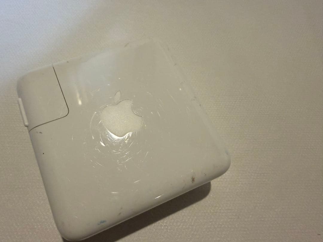 Apple MacBook pro本体 画面不良 小傷あり