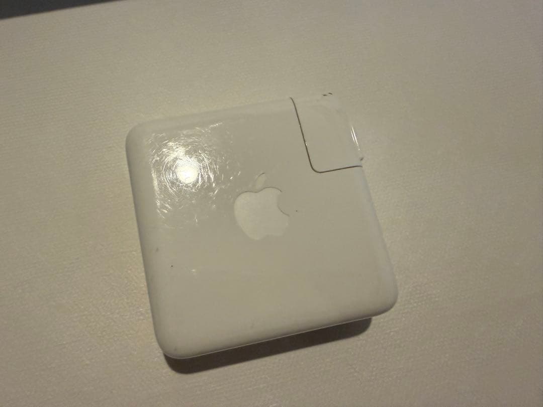 Apple MacBook pro本体 画面不良 小傷あり