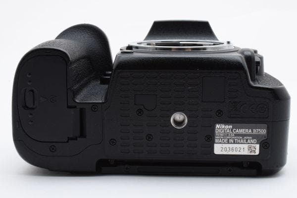 ニコン Nikon D7500 ボディ　元箱付き ＃2915