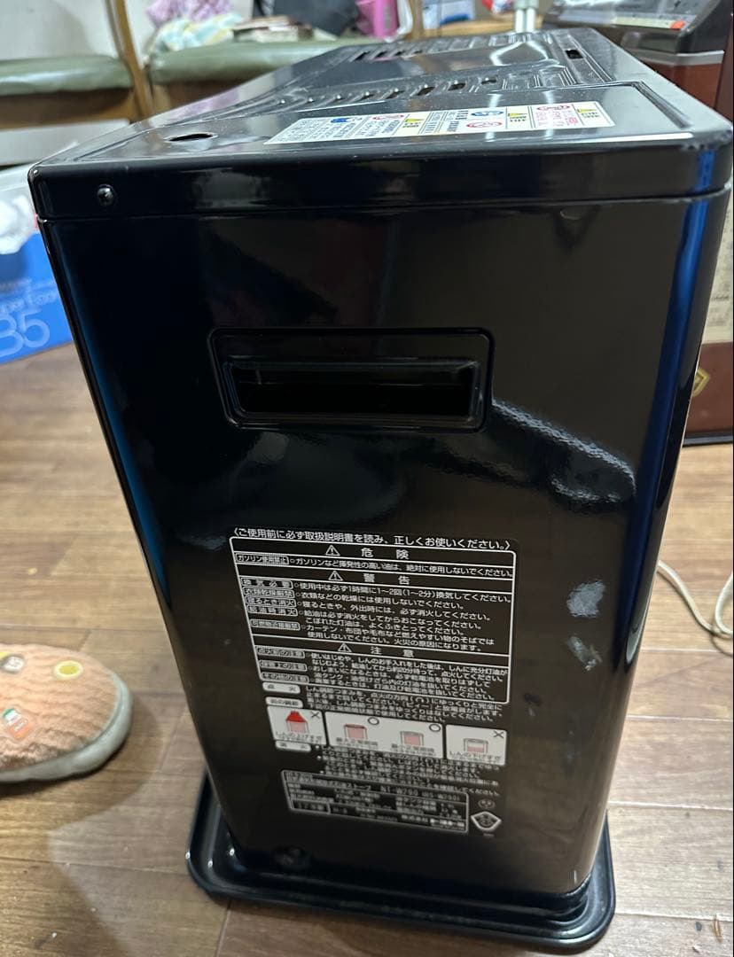 新品に近い美品　トヨトミ 石油ストーブ NT-W290 B 電子点火 8/11畳