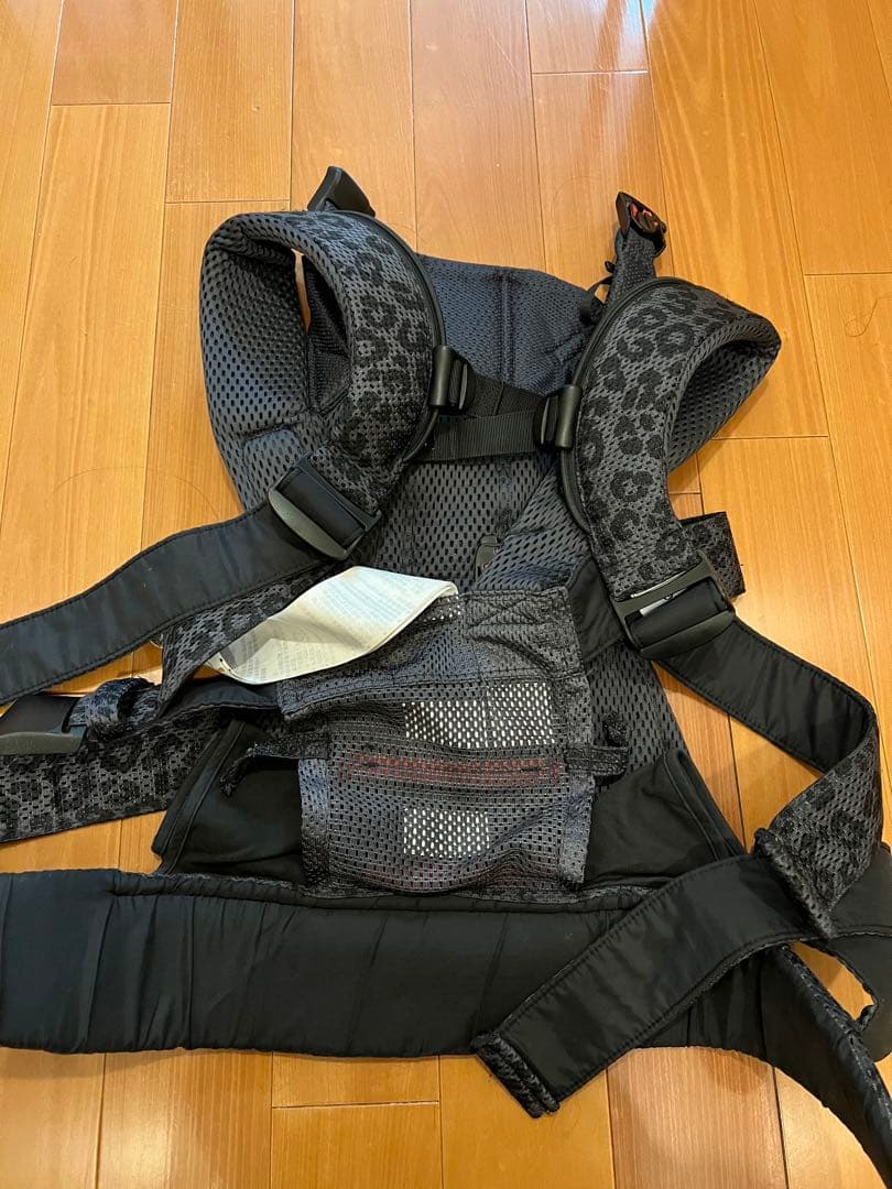 BABYBJÖRN ONE KAI AIR レオパード