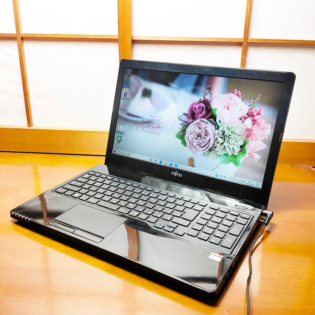 富士通ノートパソコン♪カメラ付きで動画視聴♪事務作業やオンライン学習に最適