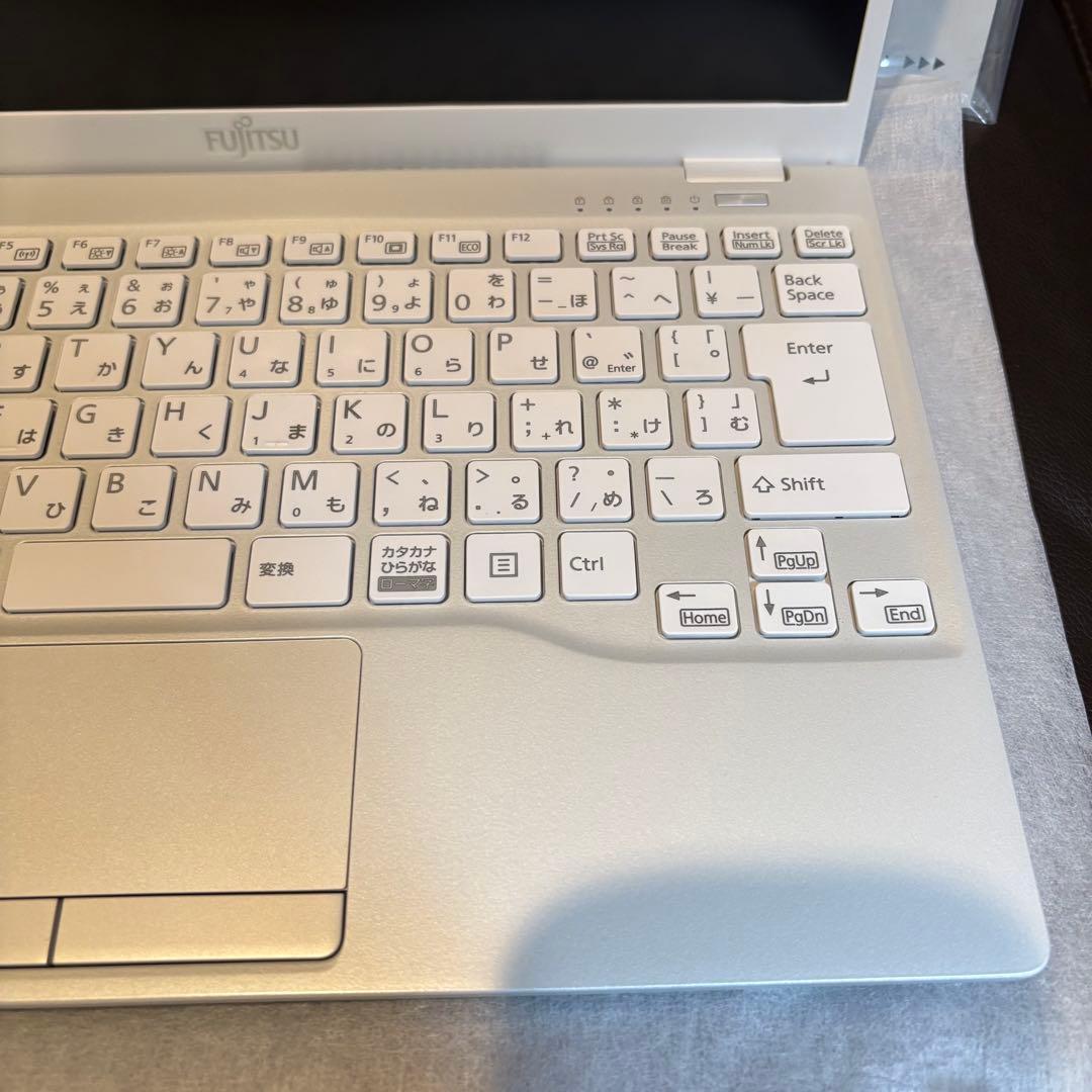 【美品】i5 LIFEBOOK UH08/E3 Intel xe GPU搭載！