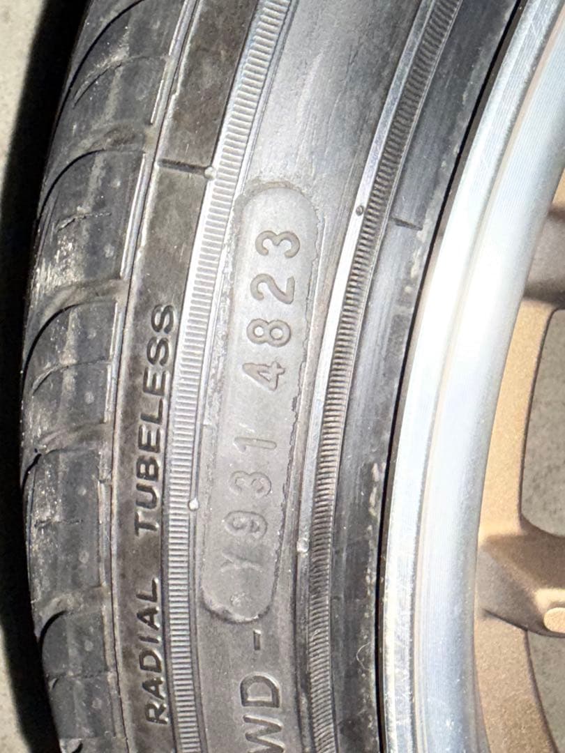 eleven racing 18インチ×9J+30 タイヤ付き　4本セット