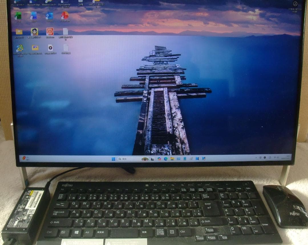 爆速SSD512GB FH53B1 8GB W11 TV Office 即使用