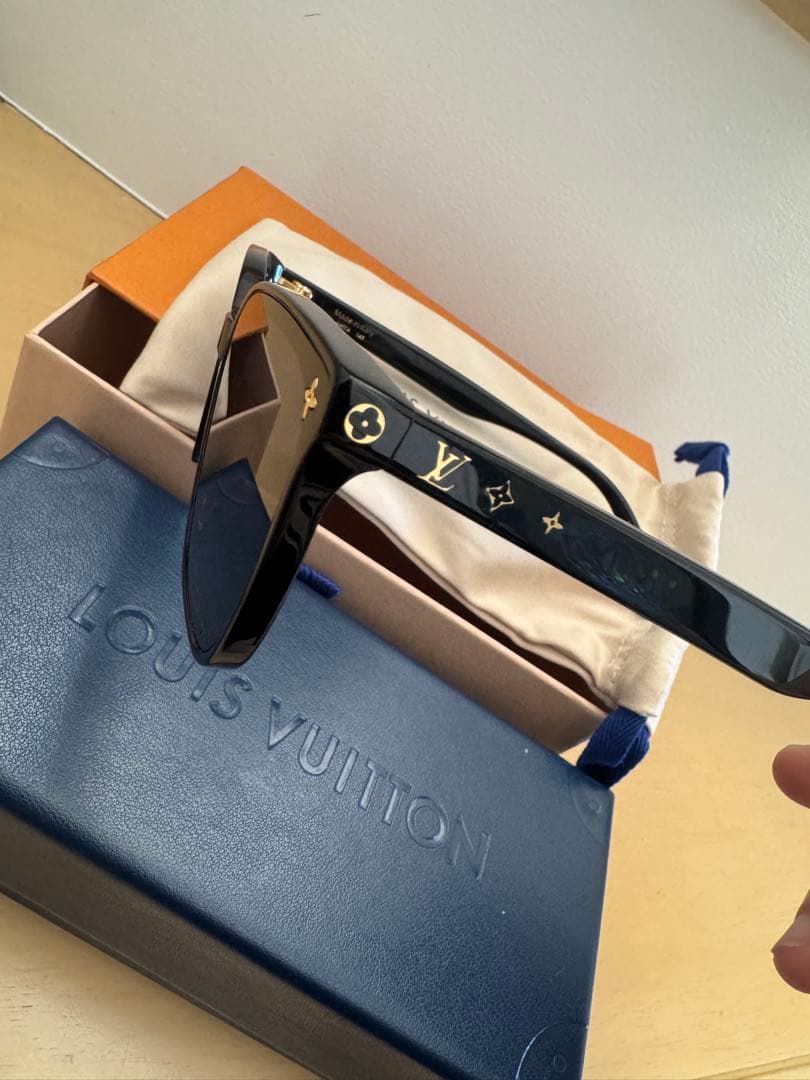 LOUIS VUITTON ブラック サングラス