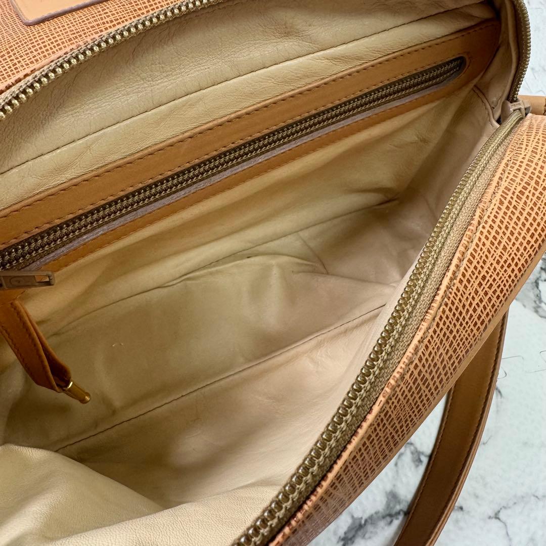 ハンティングワールド　メッセンジャーバッグ　斜め掛け　サファリ　ゴールド金具