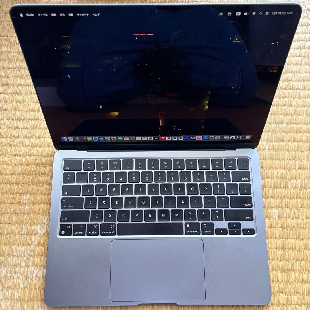美品Apple MacBook Air M2 8GB 256GB ハブ・ケース付