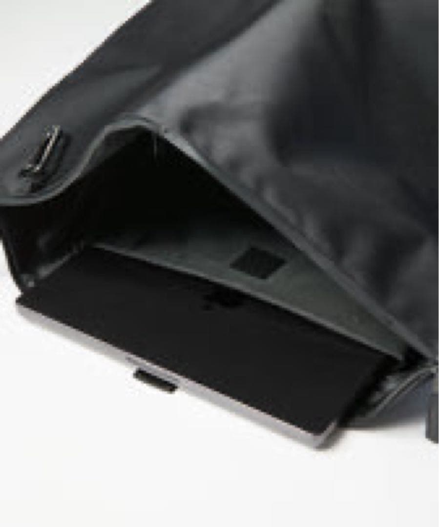完売 meltum NYLON MESSENGER BAG新品未使用 BLACK