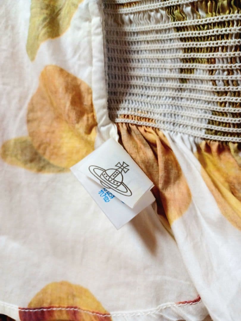 ヴィヴィアンウエストウッド　1997コレクション　ピーチ柄シャーリングブラウス