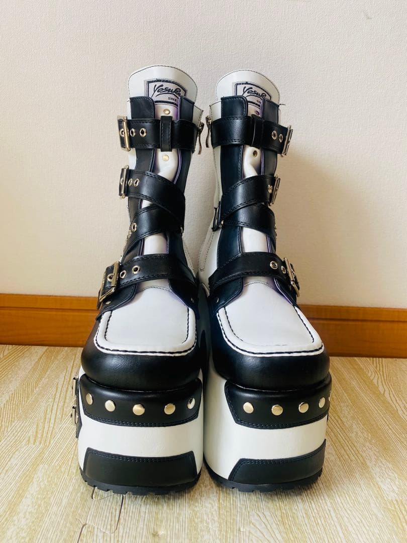 9194.【極美品】完売サイズ!! YOUSUKE 厚底 ベルト 鋲打ち ブーツ