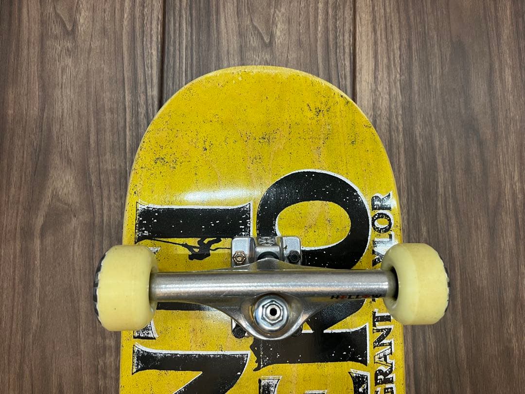 ANTI HERO コンプリートデッキ　スケートボード 8.75インチ