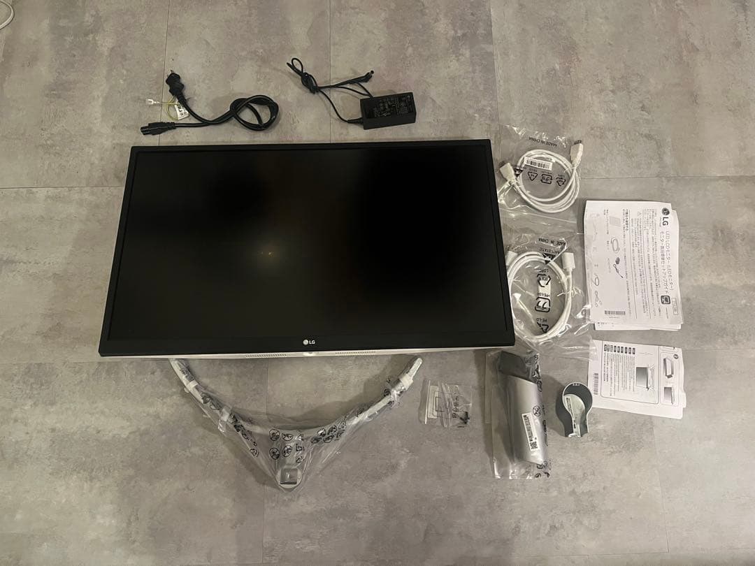 LG 27UL500-W 27インチ 4Kモニター 美品