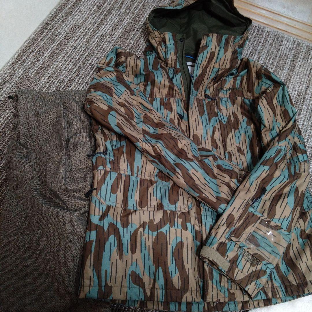 出品16日まで　Columbia 迷彩柄 スノーボード　スキー　ウェア 　上下M