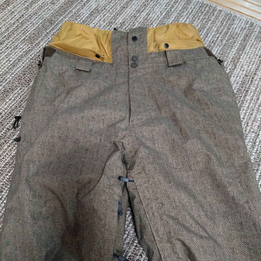 出品16日まで　Columbia 迷彩柄 スノーボード　スキー　ウェア 　上下M