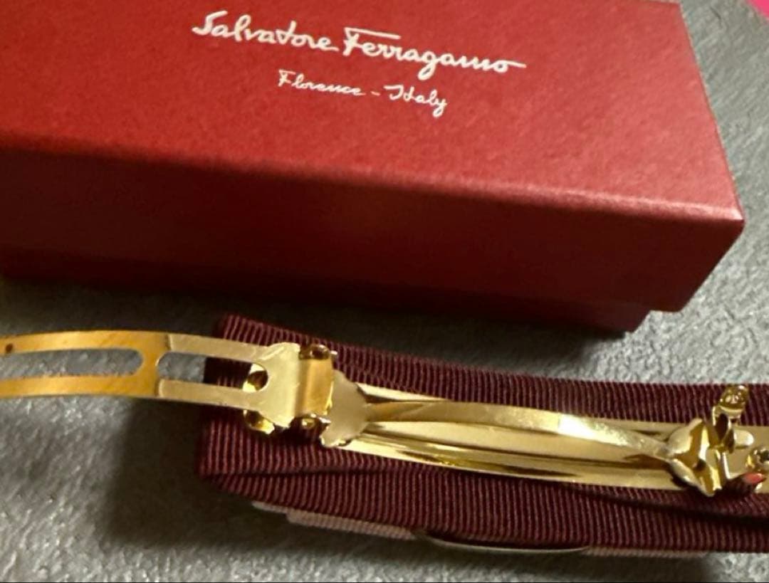 フェラガモバレッタ リボン バイカラー ヘアアクセサリー 箱付き