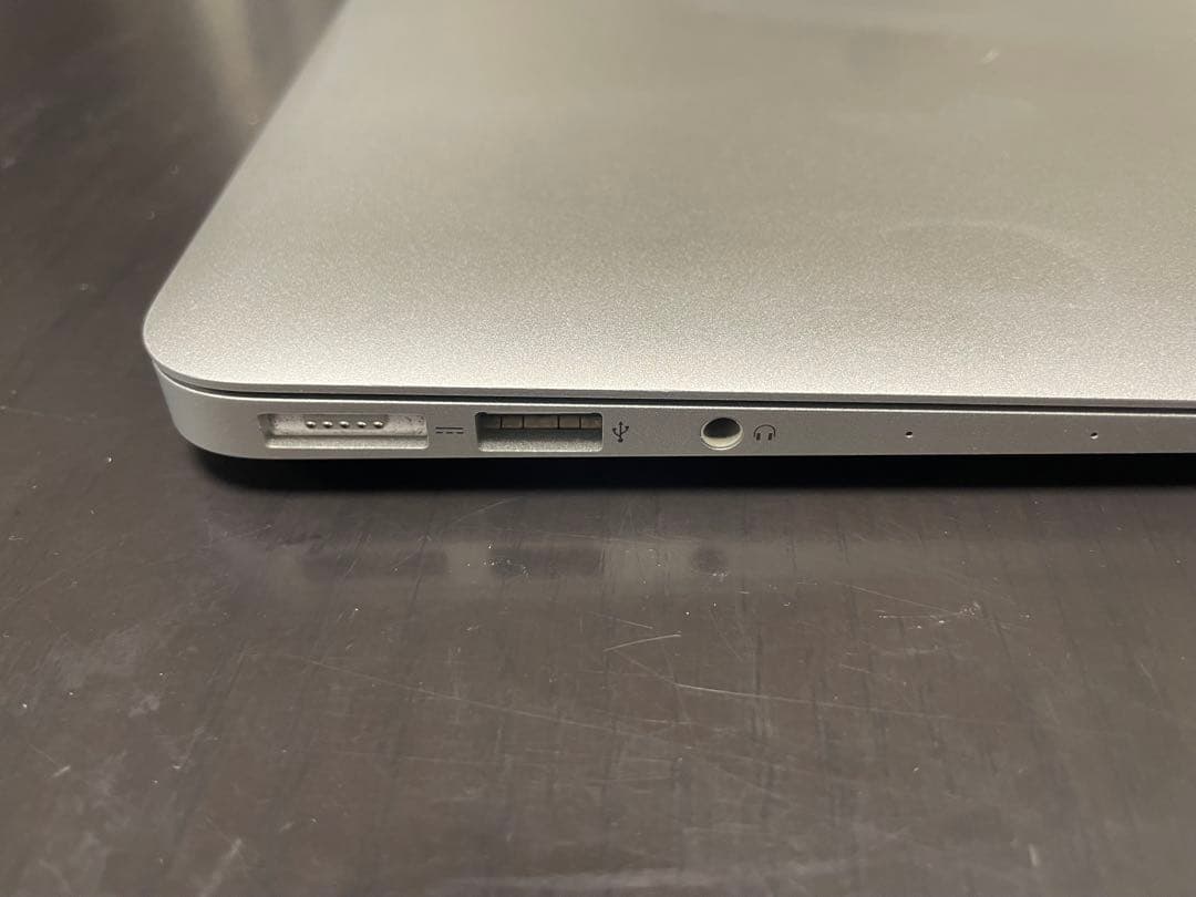 動作品 MacBookAir Mid SSD128GB A1466 アップル