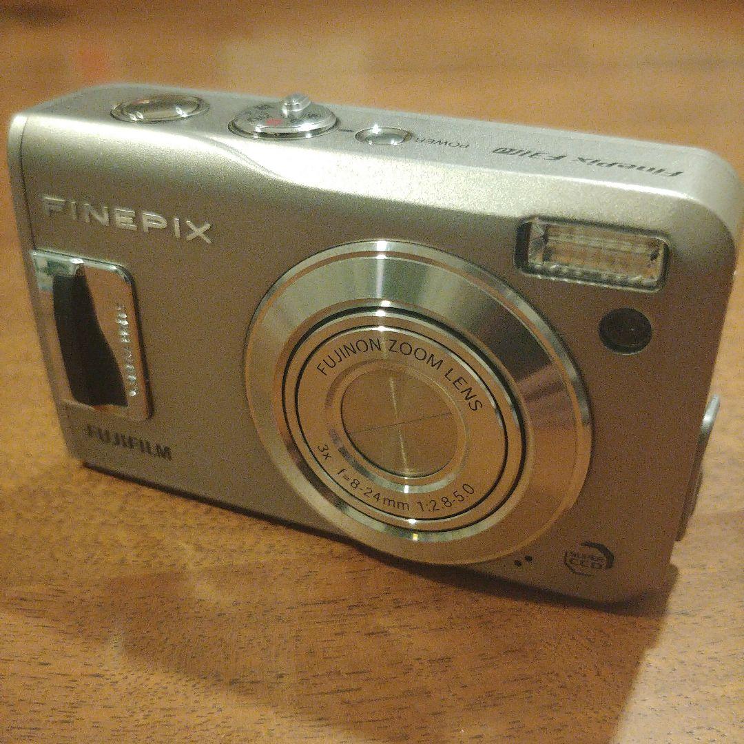 富士フィルム　Fujifilm FinePix F31fd　デジカメ