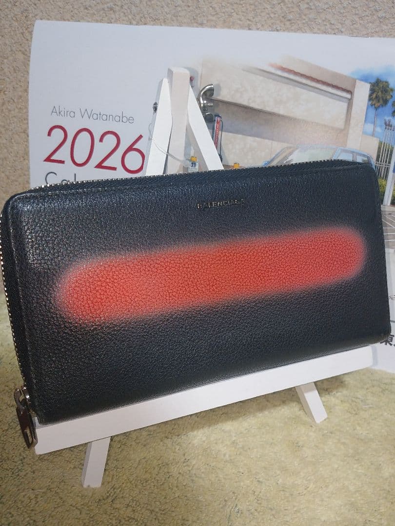 【希少】バレンシアガ　 ペイント加工　ラウンドファスナー長財布