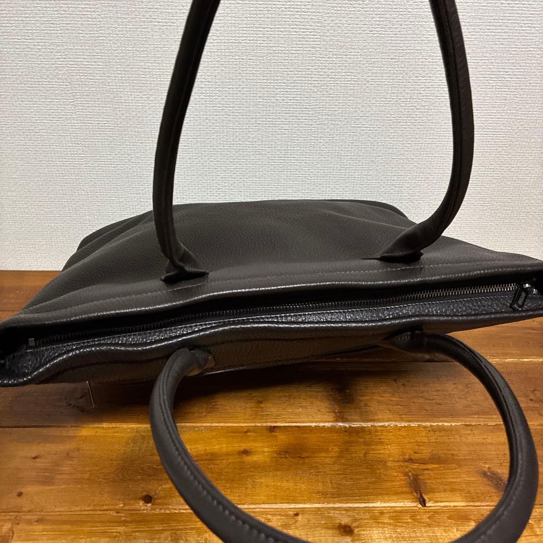 BREE ブリー A4収納 肩掛け可　ビジネスバッグ トートバッグ レザー 本革