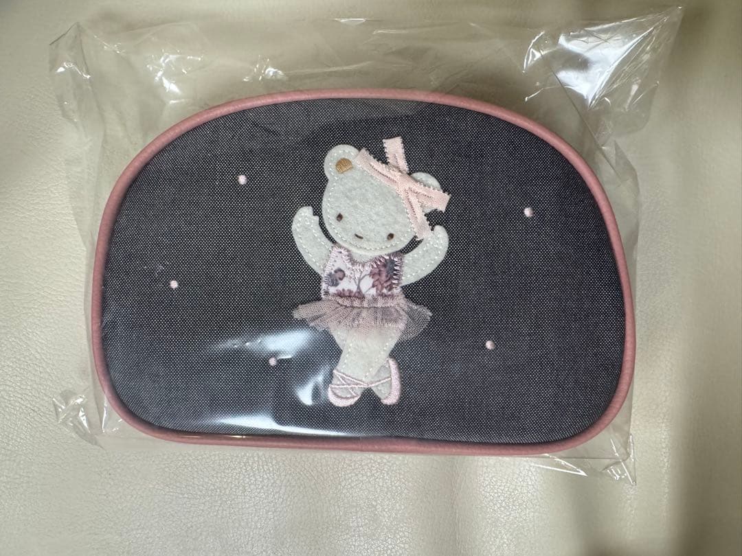 新品 未使用 familiar × stina スティナ ファミリア　ポーチ