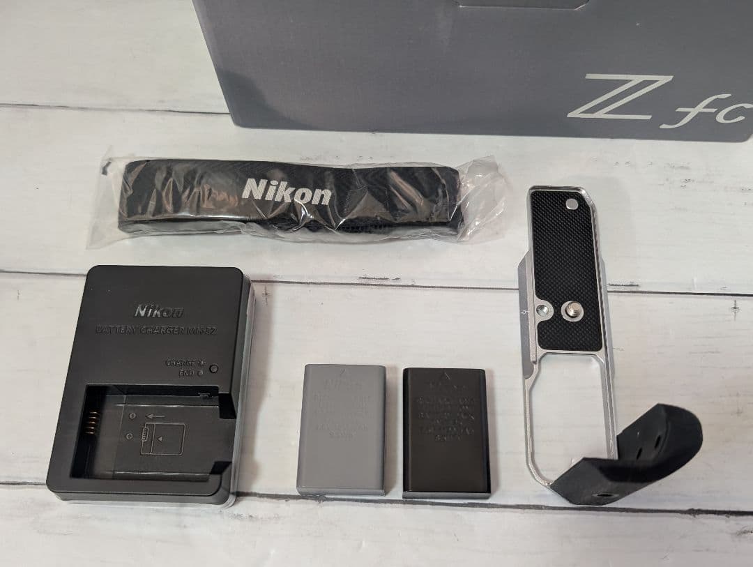 Nikon Zfc 16-50 VR レンズキット シルバー