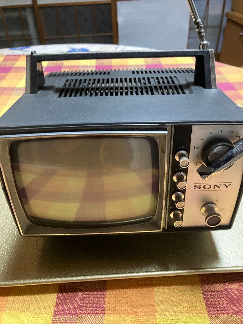 古いSONYポータブルTV