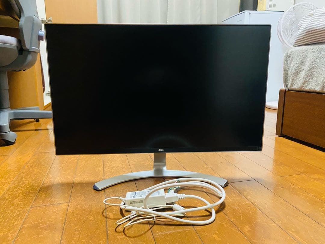 LG 27UD68-W ディスプレイ