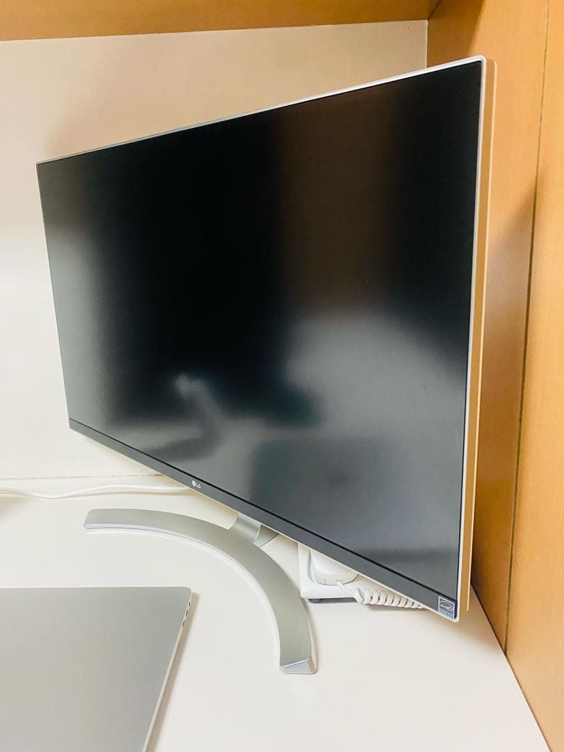 LG 27UD68-W ディスプレイ