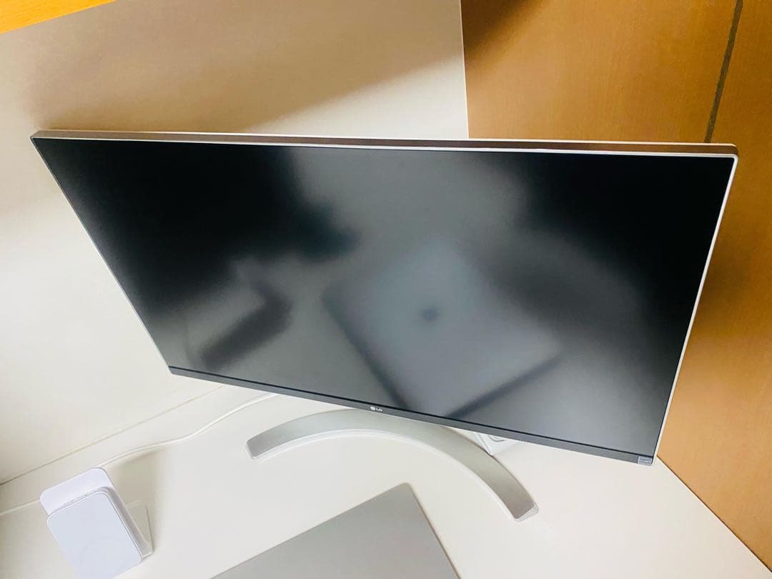 LG 27UD68-W ディスプレイ