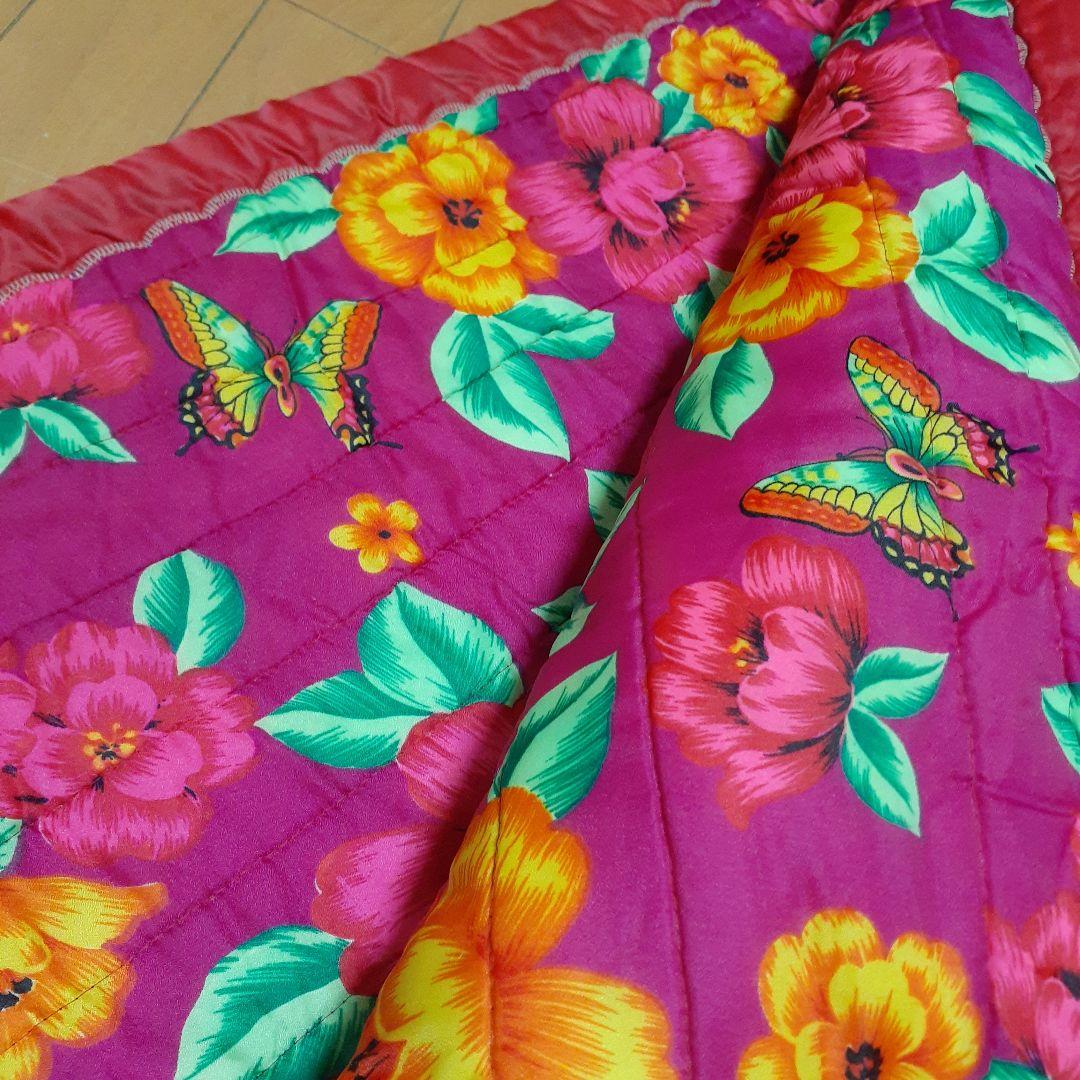 レア‼️ビンテージ　レトロポップ　花柄&蝶々　リバーシブル　こたつかけ　マット他